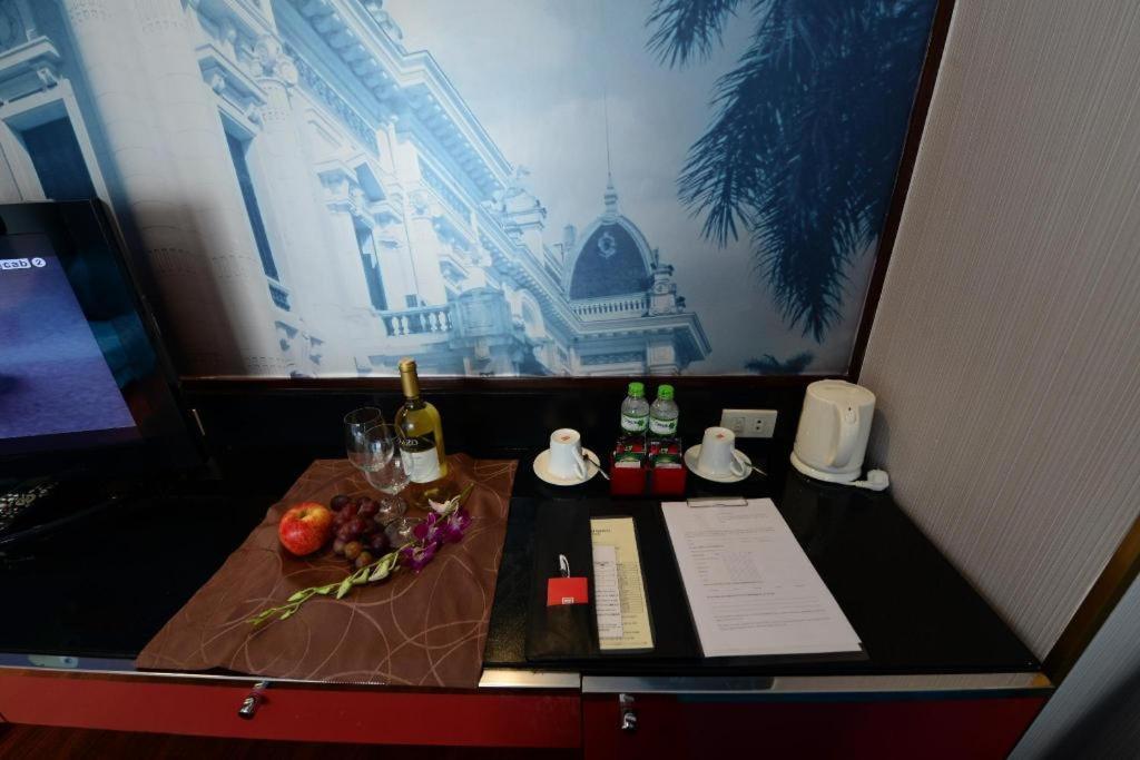 Hanoi Antique Legend Hotel Екстер'єр фото